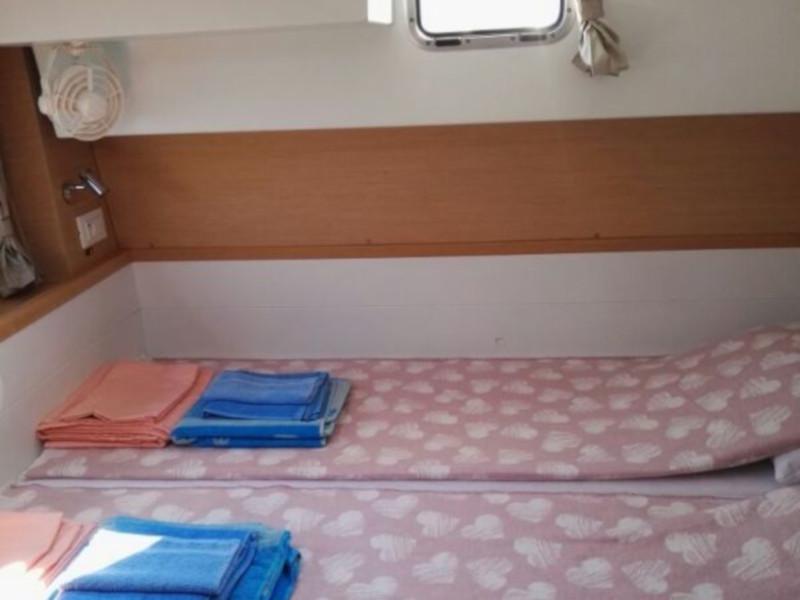 Book yachts online - catamaran - Lagoon 39 - Salty Dog - rent