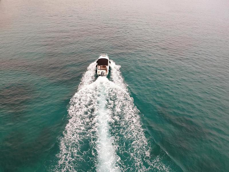 Book yachts online - motorboat - Galeon Galia 700 Sundeck - Lana - rent