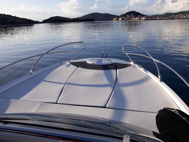 Book yachts online - motorboat - Galeon Galia 700 Sundeck - Lana - rent