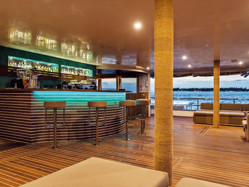 Book yachts online - motorboat - Motoryacht - Scubaspa Ying - rent