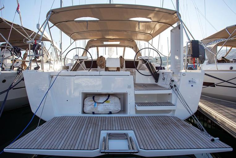 Book yachts online - sailboat - Dufour 430 GL - Tahiri - rent