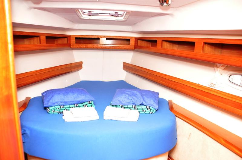 Book yachts online - sailboat - Bavaria 46 Cruiser-4 - Santa Cruz - rent