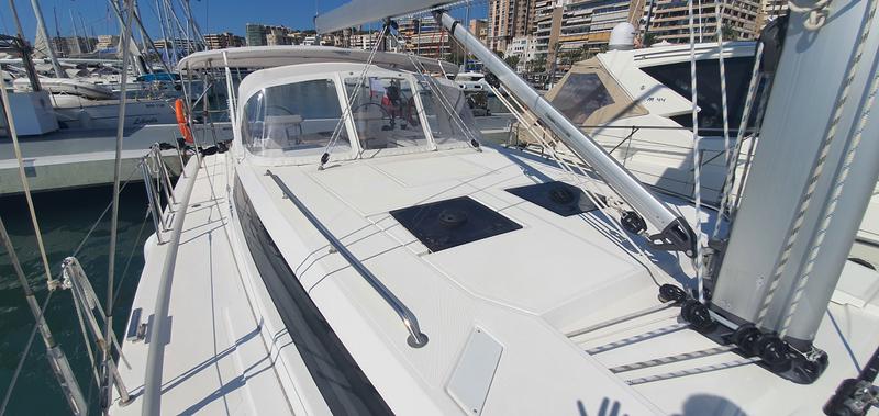 Book yachts online - sailboat - Bavaria C45 Style - Whisper - rent