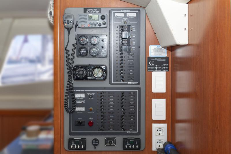 Book yachts online - catamaran - Leopard 444 - Portals Vells - rent