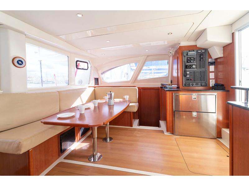 Book yachts online - catamaran - Leopard 444 - Portals Vells - rent