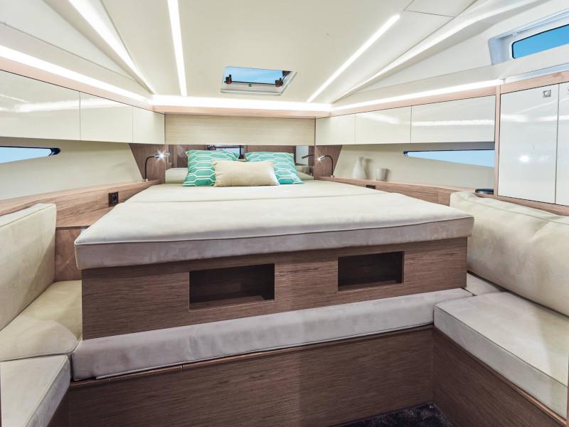 Book yachts online - motorboat - Leader 33 - no name - rent