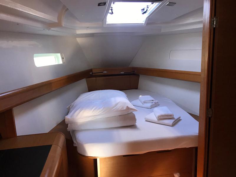 Book yachts online - sailboat - Sun Odyssey 449 owner version - SPRING SONG - rent