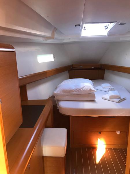 Book yachts online - sailboat - Sun Odyssey 449 owner version - SPRING SONG - rent