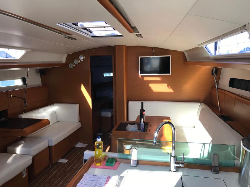Book yachts online - sailboat - Sun Odyssey 449 owner version - SPRING SONG - rent