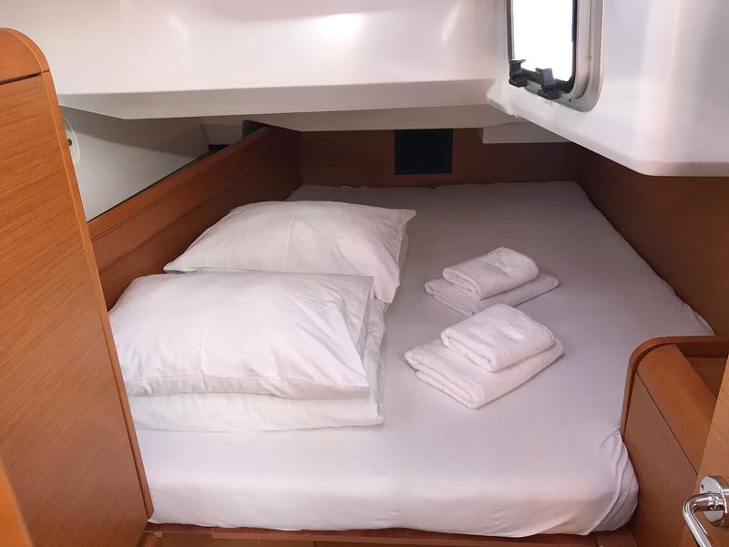 Book yachts online - sailboat - Sun Odyssey 449 owner version - SPRING SONG - rent