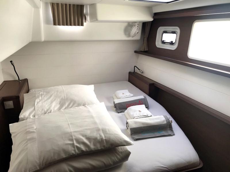 Book yachts online - catamaran - Lagoon 450  F - RED TWIN II  - rent