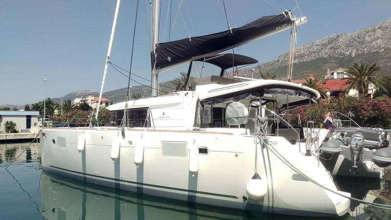 Book yachts online - catamaran - Lagoon 450  F - ADRIATIC CHEETAH - rent