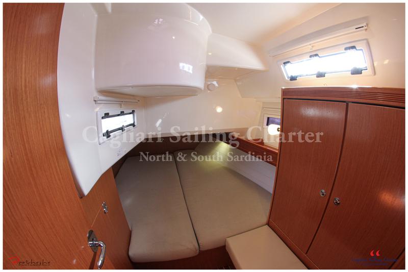 Book yachts online - sailboat - Bavaria  Cruiser 40 - Capitana - rent