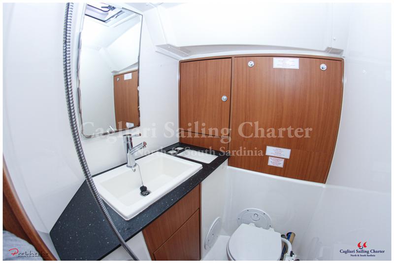 Book yachts online - sailboat - Bavaria  Cruiser 40 - Capitana - rent