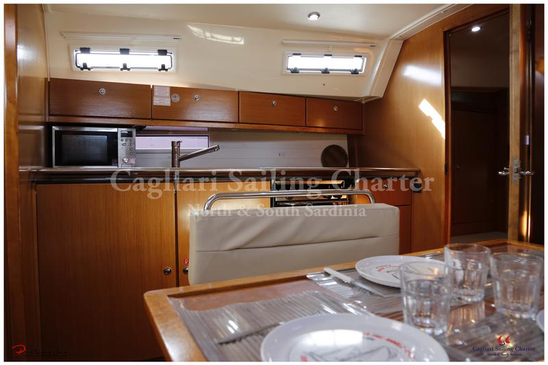 Book yachts online - sailboat - Bavaria  Cruiser 40 - Capitana - rent