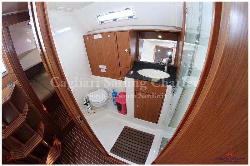 Book yachts online - sailboat - Bavaria  Cruiser 40 - Capitana - rent