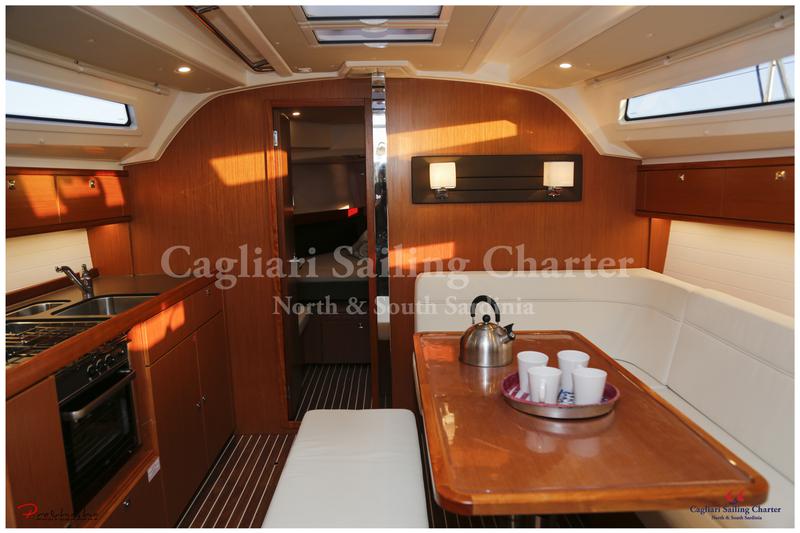 Book yachts online - sailboat - Bavaria Cruiser 41 - Ipanema - rent