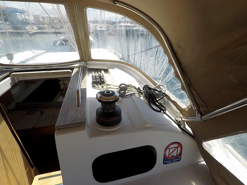 Book yachts online - sailboat - Elan 40 Impression - Silente - Bowthruster, webasto heating, large swimming platform, roll main sail - rent