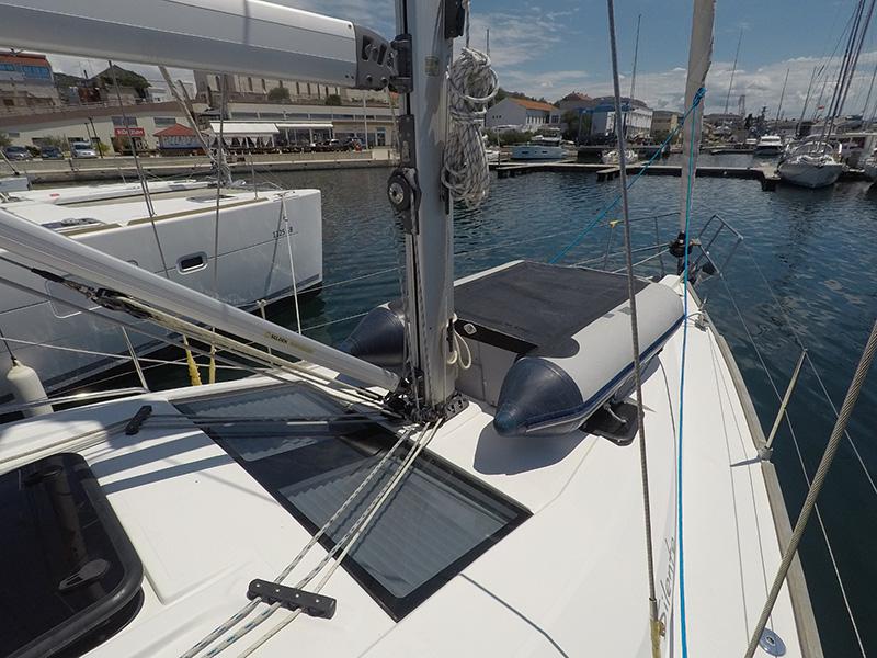 Book yachts online - sailboat - Elan 40 Impression - Silente - Bowthruster, webasto heating, large swimming platform, roll main sail - rent