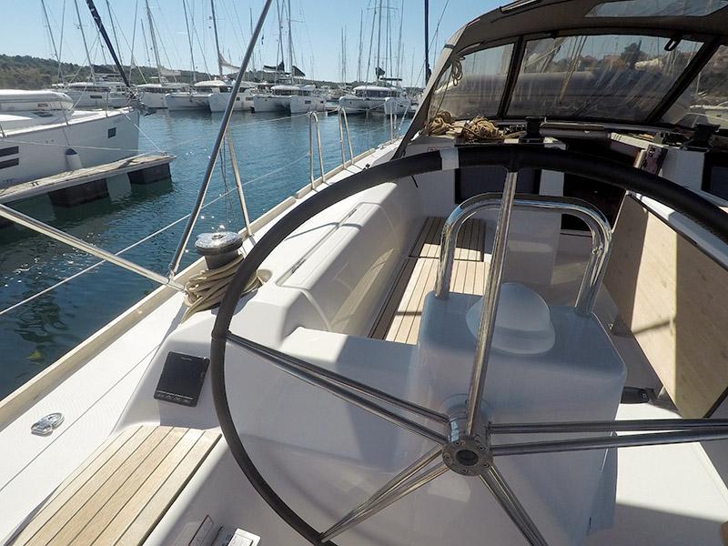 Book yachts online - sailboat - Dufour 460 4 cab - Petra - BT - rent