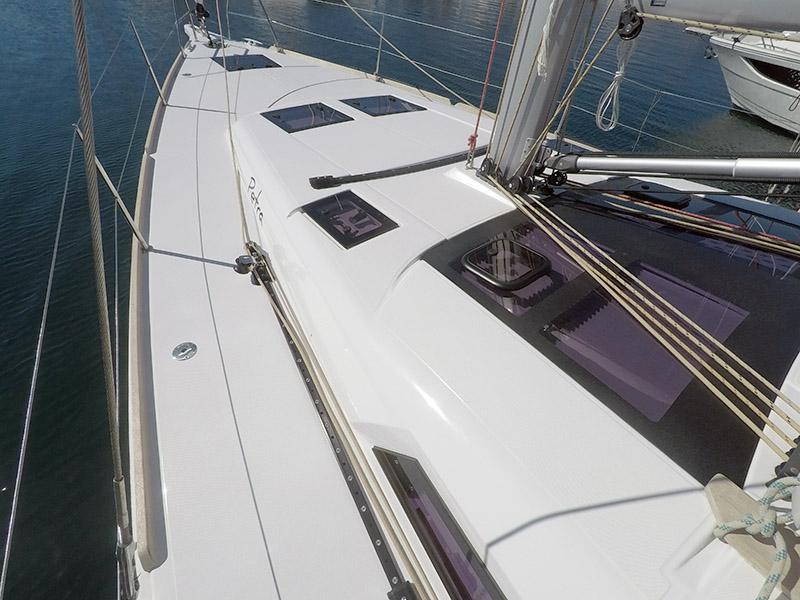 Book yachts online - sailboat - Dufour 460 4 cab - Petra - BT - rent
