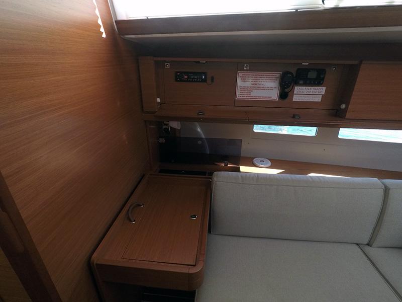 Book yachts online - sailboat - Dufour 460 4 cab - Petra - BT - rent