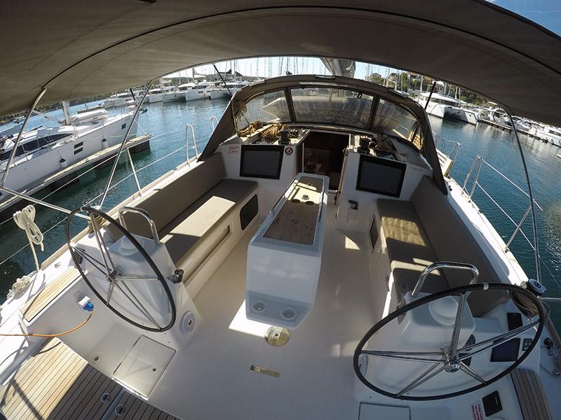 Book yachts online - sailboat - Dufour 460 4 cab - Petra - BT - rent