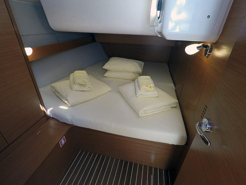 Book yachts online - sailboat - Dufour 460 4 cab - Petra - BT - rent