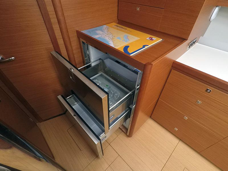 Book yachts online - sailboat - Dufour 430 GL - Magdalena - rent