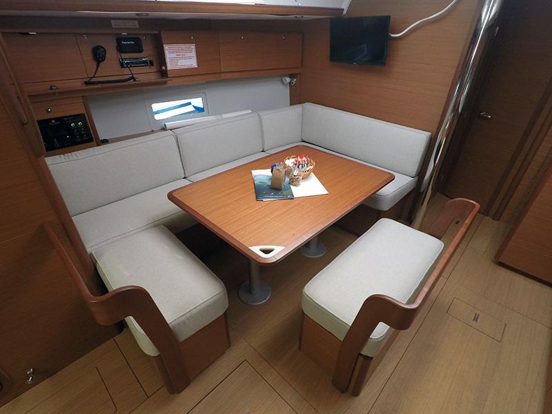 Book yachts online - sailboat - Dufour 430 GL - Magdalena - rent
