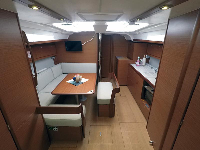 Book yachts online - sailboat - Dufour 430 GL - Magdalena - rent