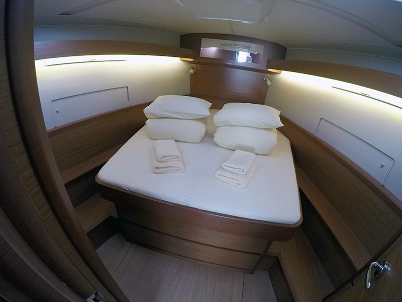 Book yachts online - sailboat - Dufour 430 GL - Magdalena - rent