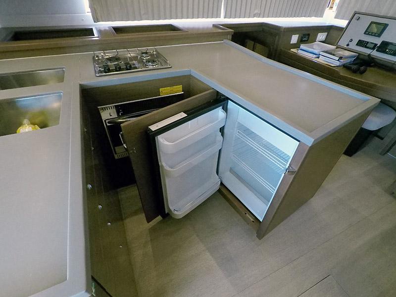 Book yachts online - catamaran - Lagoon 450 - Zuzo 2 - rent