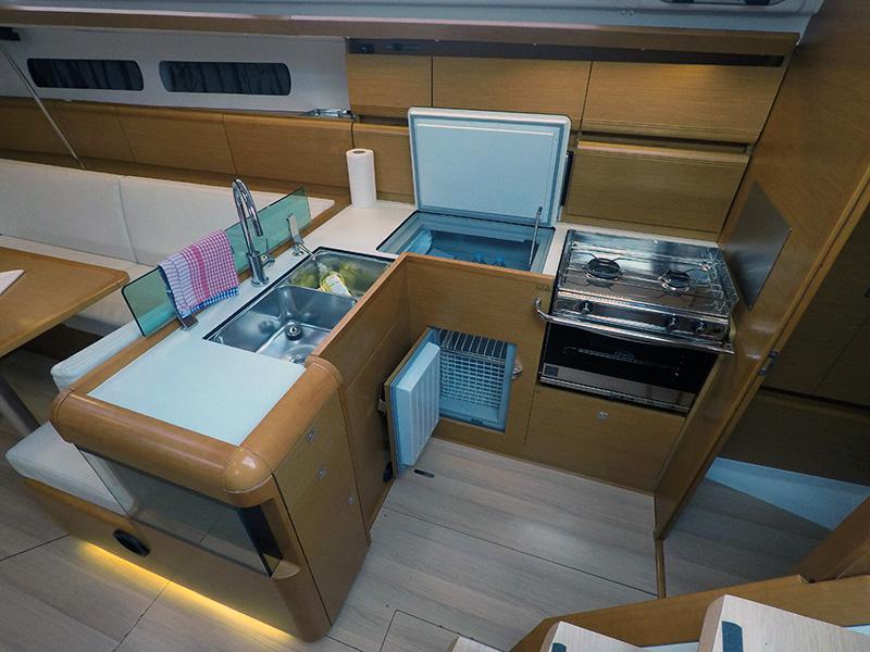 Book yachts online - sailboat - Sun Odyssey 449 - Elissa - rent