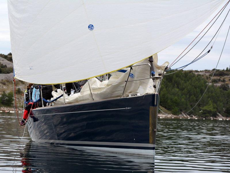 Book yachts online - sailboat - Grand Soleil 40 R - Stribor - rent