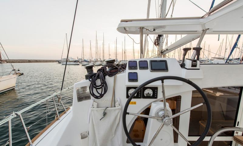 Book yachts online - catamaran - Lagoon 380_2014 - SY_2027 - rent