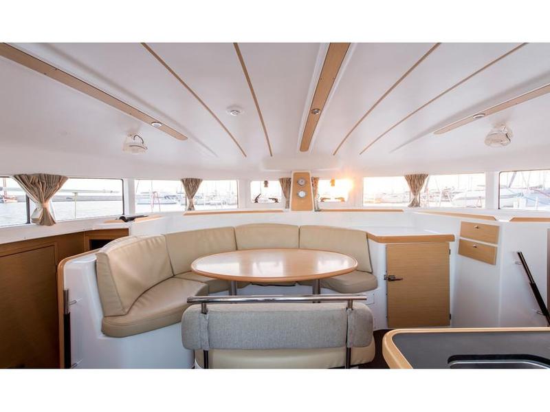 Book yachts online - catamaran - Lagoon 380_2014 - SY_2027 - rent