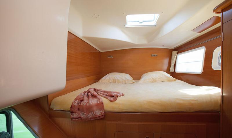 Book yachts online - catamaran - Lagoon 380_2014 - SY_2027 - rent