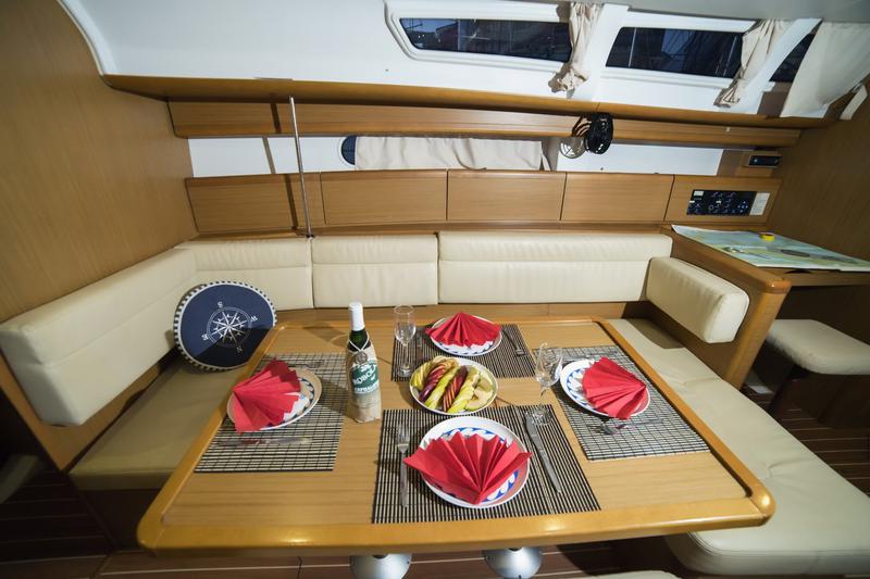 Book yachts online - sailboat - Sun Odyssey 44 i_2009_ - SY_2050 - rent