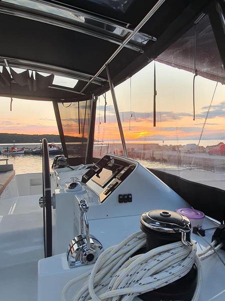 Book yachts online - catamaran - Lagoon 450  Flybridge_2020 - SY_2054 - rent