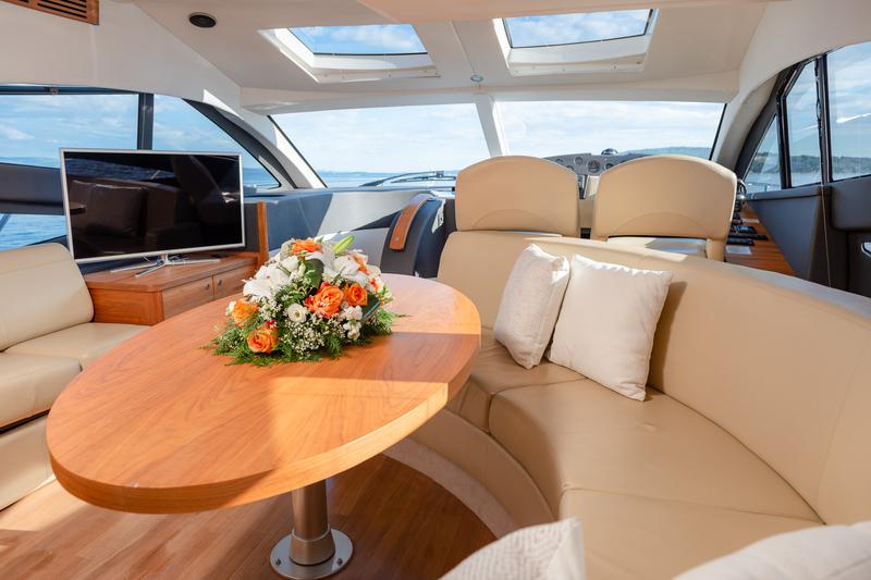 Book yachts online - motorboat - Sealine T 50 - Maja - rent