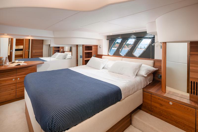 Book yachts online - motorboat - Sealine T 50 - Maja - rent