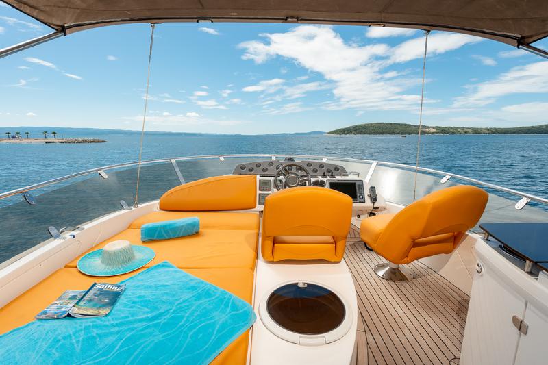 Book yachts online - motorboat - Sealine T 50 - Maja - rent