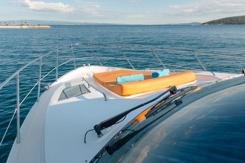 Book yachts online - motorboat - Sealine T 50 - Maja - rent