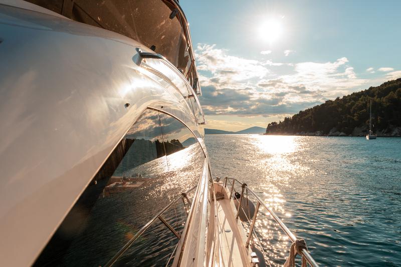 Book yachts online - motorboat - Sealine T 50 - Maja - rent