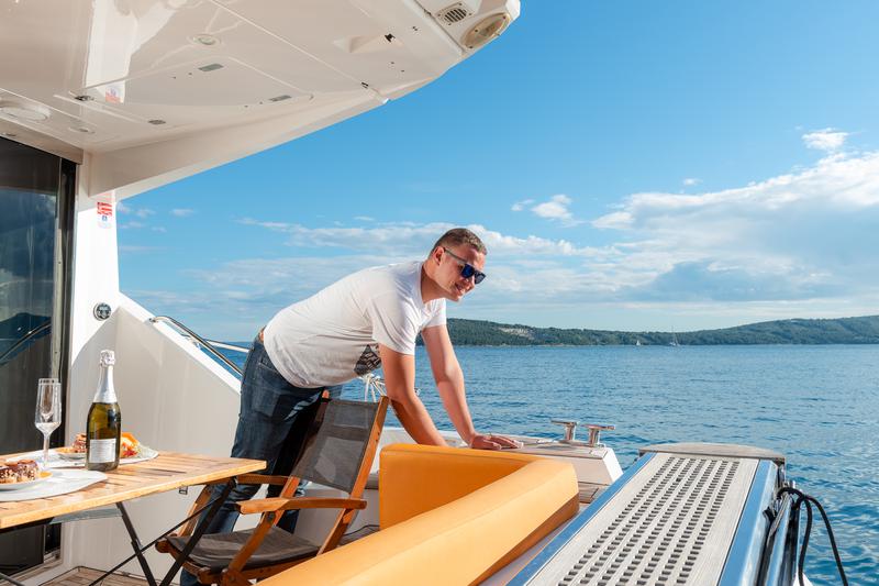 Book yachts online - motorboat - Sealine T 50 - Maja - rent