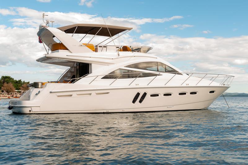 Book yachts online - motorboat - Sealine T 50 - Maja - rent