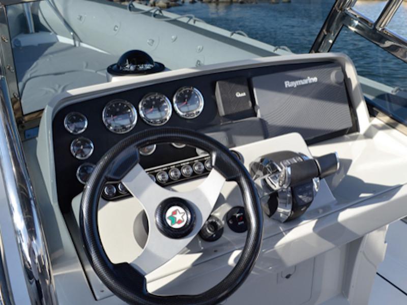 Book yachts online - motorboat - Novamarine RH 1000 - Mario - rent