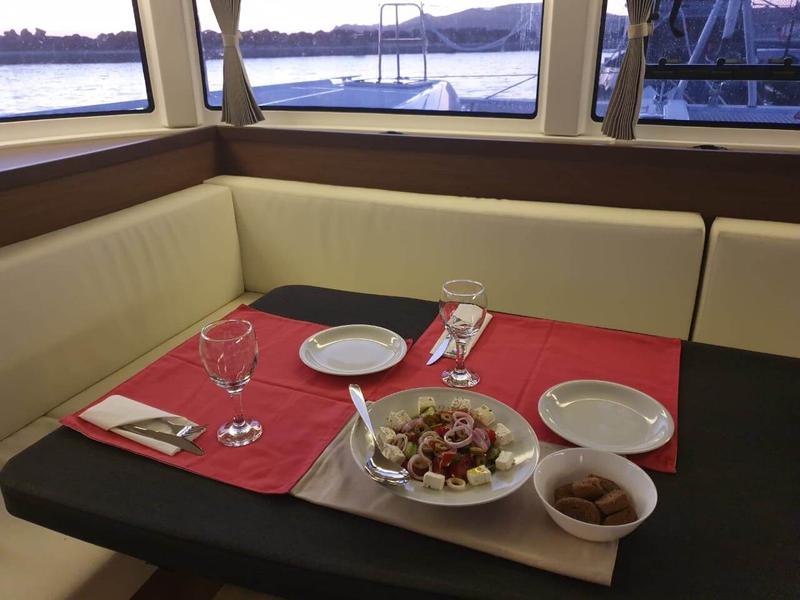 Book yachts online - catamaran - Lagoon 42 - All In - rent