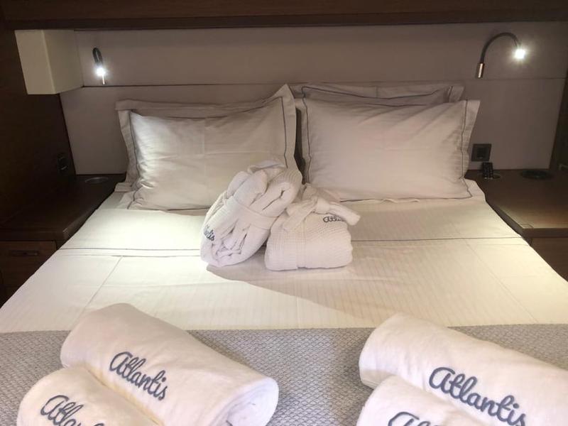 Book yachts online - catamaran - Lagoon 620 - Atlantis - rent